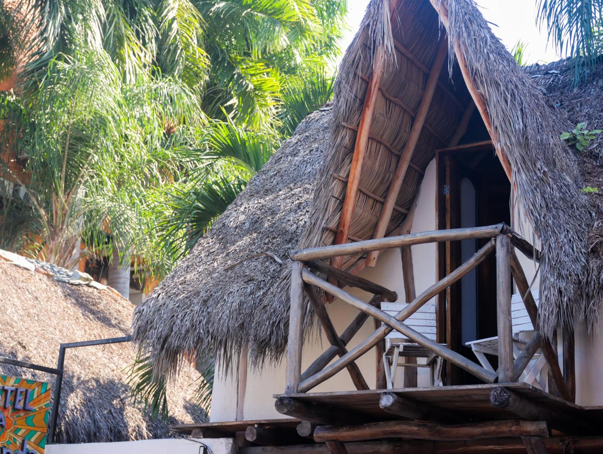 Hostal La Redonda Sayulita